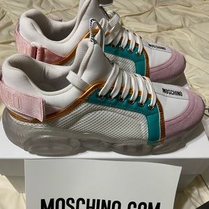 MOSCHINO WOMENS SNEAKERS SIZE 39